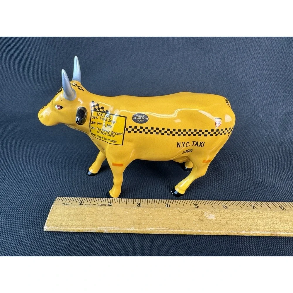 Vintage 2000 Cow Parade NYC New York City Taxi Cow Collectable Figurine